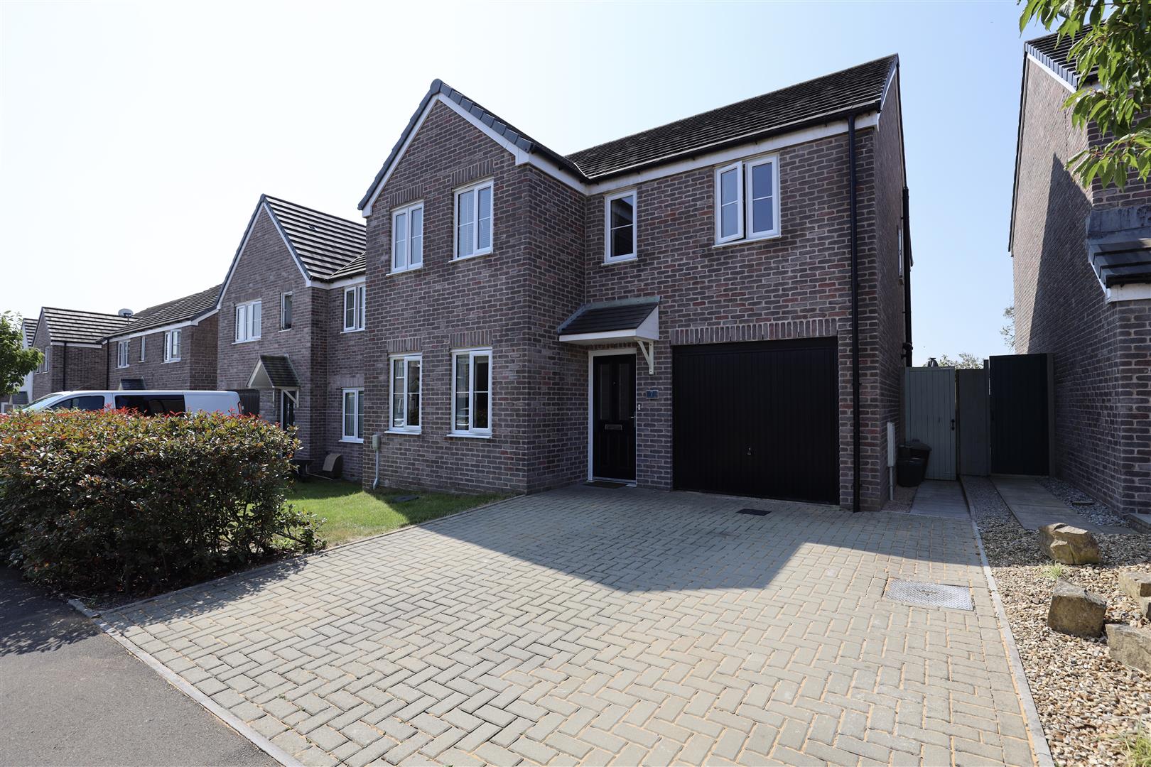 7 Plasnewydd Walk, Llantwit Major, Vale of Glamorgan, CF61 2YW